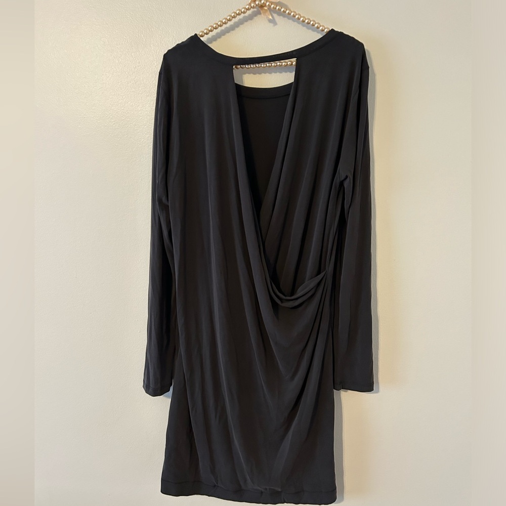 Mystree Drape back Tee shirt dress NWT. Size L